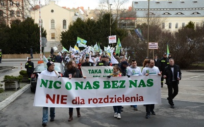 Manifestacja przeciw powiększeniu Opola