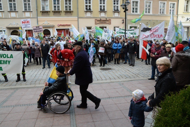 Manifestacja przeciw powiększeniu Opola