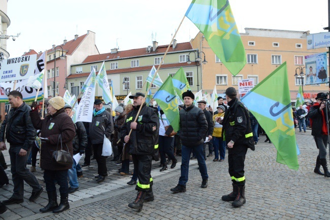 Manifestacja przeciw powiększeniu Opola