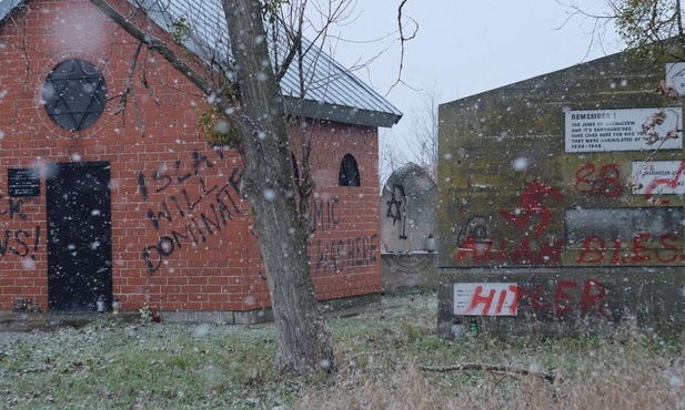 Obraźliwe napisy zostaną usunięte wiosną