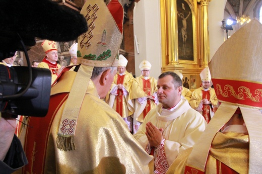 Święcenia biskupie ks. Leszkiewicza, cz. I. Liturgia i ryt święceń