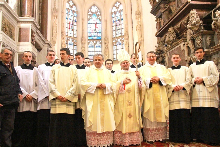 Święcenia biskupie ks. Leszkiewicza, cz. II. Goście i życzenia.