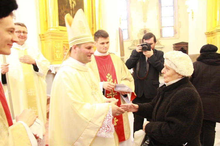 Święcenia biskupie ks. Leszkiewicza, cz. II. Goście i życzenia.