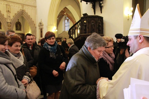 Święcenia biskupie ks. Leszkiewicza, cz. II. Goście i życzenia.