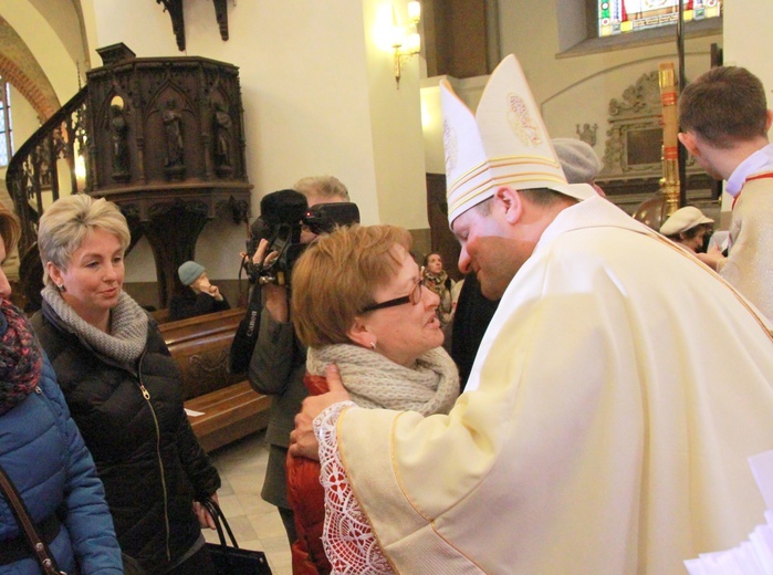 Święcenia biskupie ks. Leszkiewicza, cz. II. Goście i życzenia.