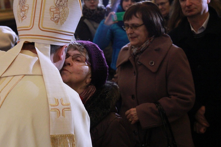 Święcenia biskupie ks. Leszkiewicza, cz. II. Goście i życzenia.