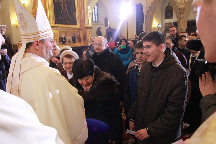 Święcenia biskupie ks. Leszkiewicza, cz. II. Goście i życzenia.