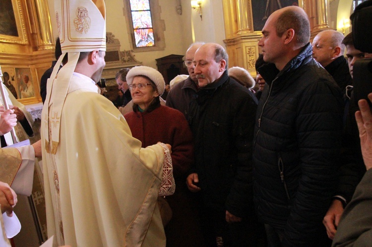 Święcenia biskupie ks. Leszkiewicza, cz. II. Goście i życzenia.