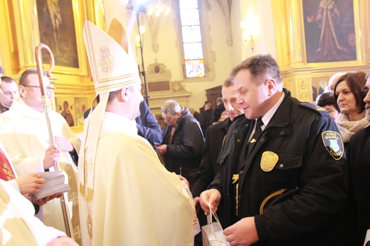 Święcenia biskupie ks. Leszkiewicza, cz. II. Goście i życzenia.