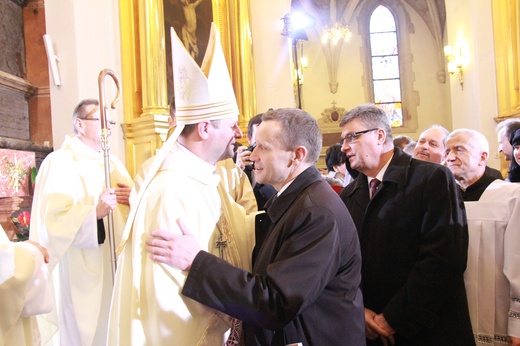 Święcenia biskupie ks. Leszkiewicza, cz. II. Goście i życzenia.