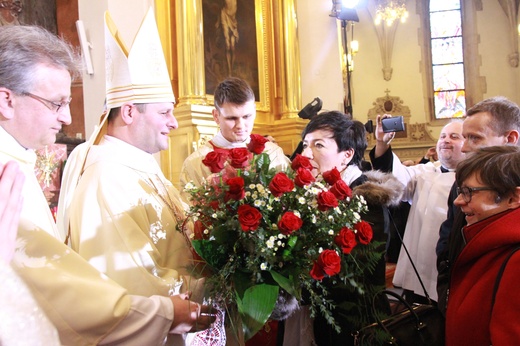 Święcenia biskupie ks. Leszkiewicza, cz. II. Goście i życzenia.