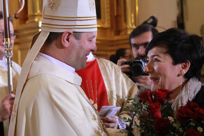 Święcenia biskupie ks. Leszkiewicza, cz. II. Goście i życzenia.