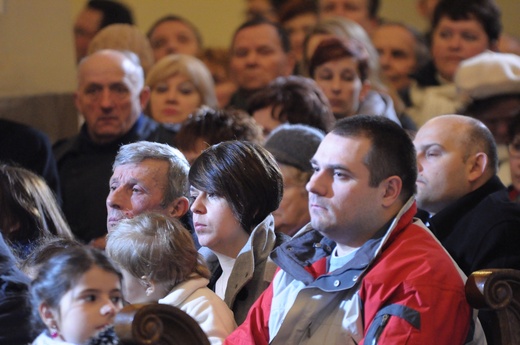 Święcenia biskupie ks. Leszkiewicza, cz. II. Goście i życzenia.