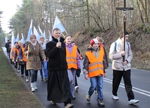 Pątnicy na drodze do Rokitna