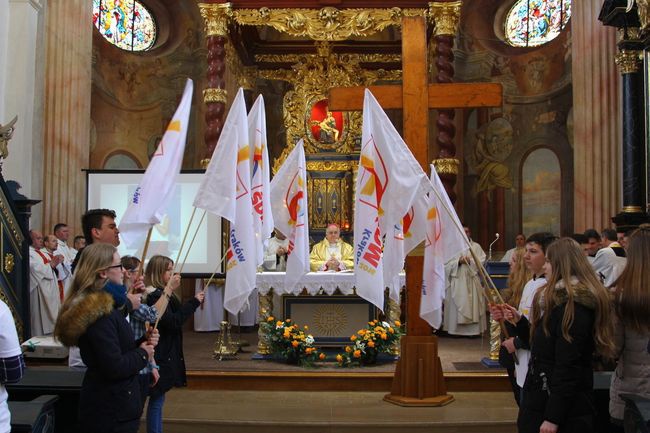 Zakończenie peregrynacji symboli ŚDM w Skrzatuszu