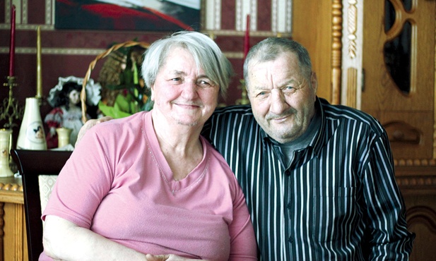 Longina i Leszek Glinkowie z Węgry k. Przasnysza przeżyli razem 52 lata w sakramentalnym  związku małżeńskim