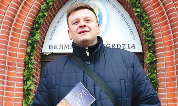 „40 dni, abym przejrzał” to druga książka autorstwa ks. Sebastiana. Napisał on również „Siedem słów – rozważania pasyjne” 
