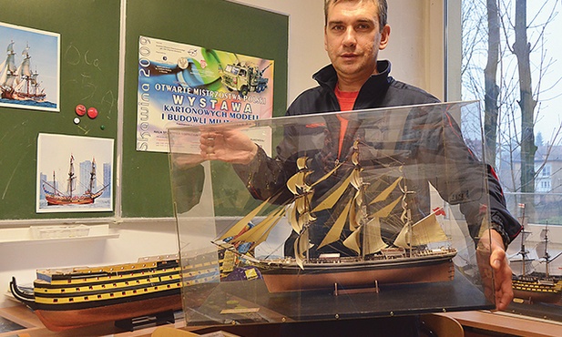 Tomasz Ciach ze swoimi najpiękniejszymi żaglowcami