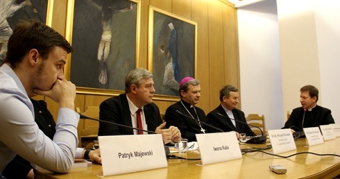 Potrzebne zaangażowanie wszystkich Polaków