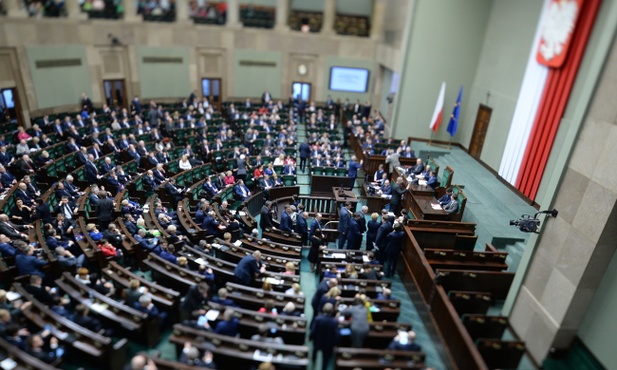 Poprawki do ustawy ws. programu 500+