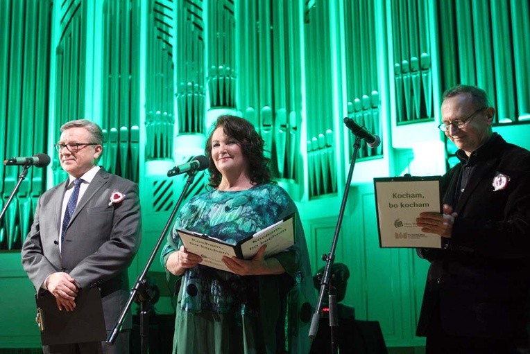 Koncert dobroczynny i aukcja "Kocham bo kocham"