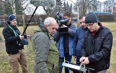  – Prawdziwą sensacją może okazać się miejsce potencjalnego ukrycia flag zdobytych w czasie bitwy pod Beresteczkiem, nieopodal klasztoru – mówi  ks. Przemysław Kawecki (drugi od prawej)