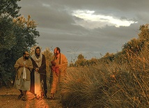 W filmie Óscara Parra de Carrizosa na pierwszym planie przez cały czas obecni są przede wszystkim Jezus i apostołowie