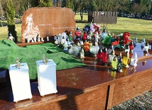 Zbiorowy grób dzieci, które zmarły przed urodzeniem powstał w 2011 roku 