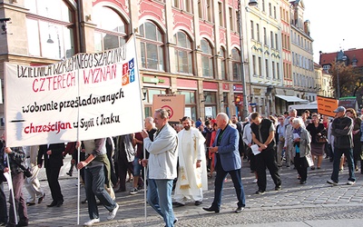 Solidarność z prześladowanymi wyznawcami Chrystusa to również nasza sprawa. Na zdjęciu wrocławski marsz przeciwko prześladowaniom chrześcijan, który odbył się w 2014 r.