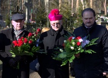 Na grobie ks. Barczewskiego złożono podczas uroczystości kwiaty