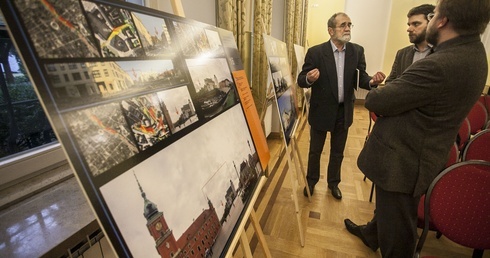 Biblioteka na wiślanej skarpie