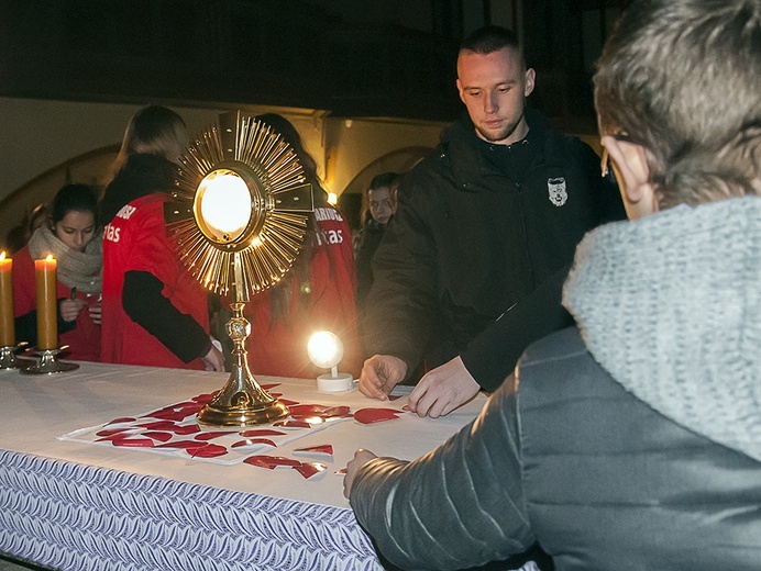 Czuwanie młodzieży w Szczecinku