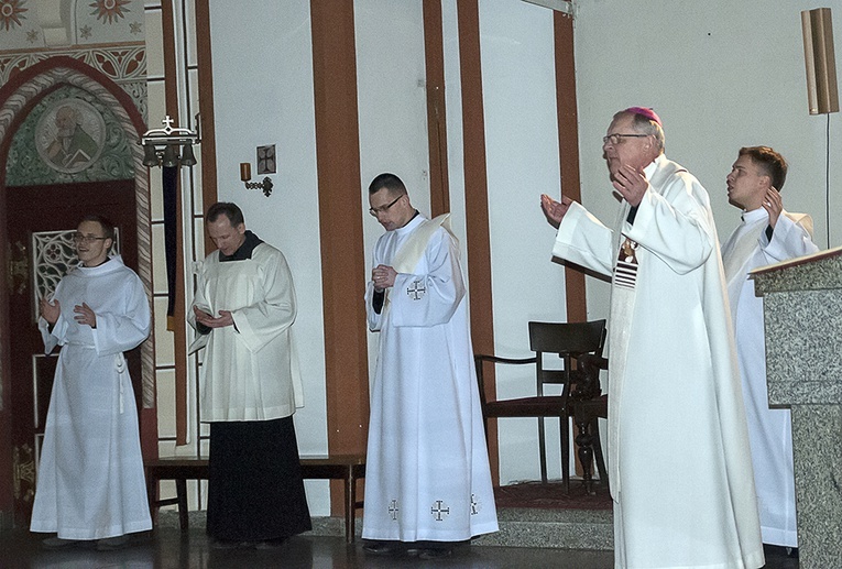 Czuwanie młodzieży w Szczecinku