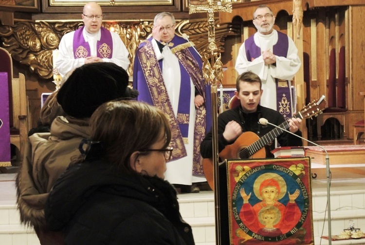 "Redditio Symboli" Neokatechumenatu w katedrze