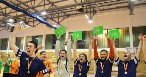 W zmaganiach na boisku drużyna warszawskich kleryków okazała się najlepsza