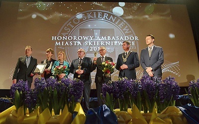 W kinoteatrze odbyła się uroczysta gala, podczas której przyznano tytuły Honorowego Ambasadora Miasta i Wokulskiego Roku 2015