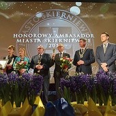 W kinoteatrze odbyła się uroczysta gala, podczas której przyznano tytuły Honorowego Ambasadora Miasta i Wokulskiego Roku 2015