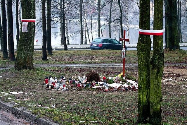  Miejsce, w którym odkryto dwa masowe groby więźniów. Przez dekady zapomniane, teraz pielęgnowane przez środowiska patriotyczne 