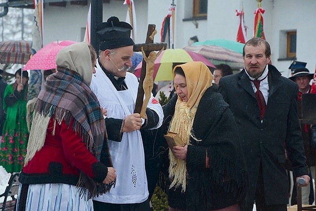 Na placu przykościelnym zaprezentowana została rekonstrukcja historyczna zrywu