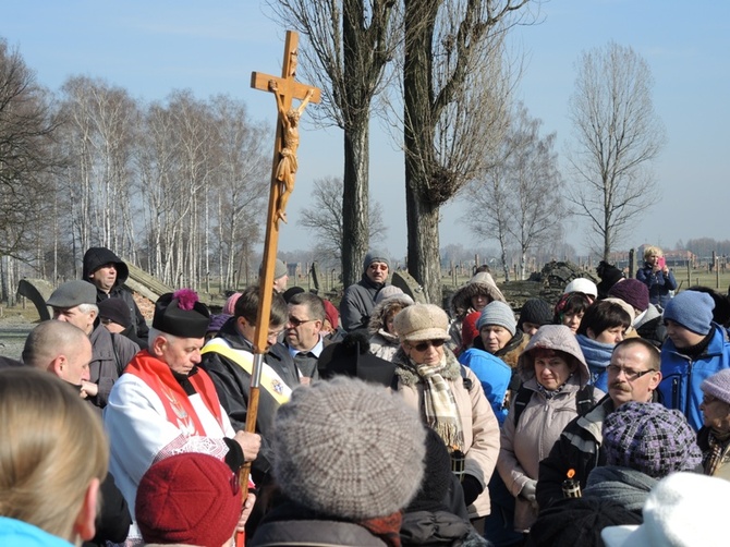 Droga Krzyżowa na terenie KL Auschwitz-Birkenau