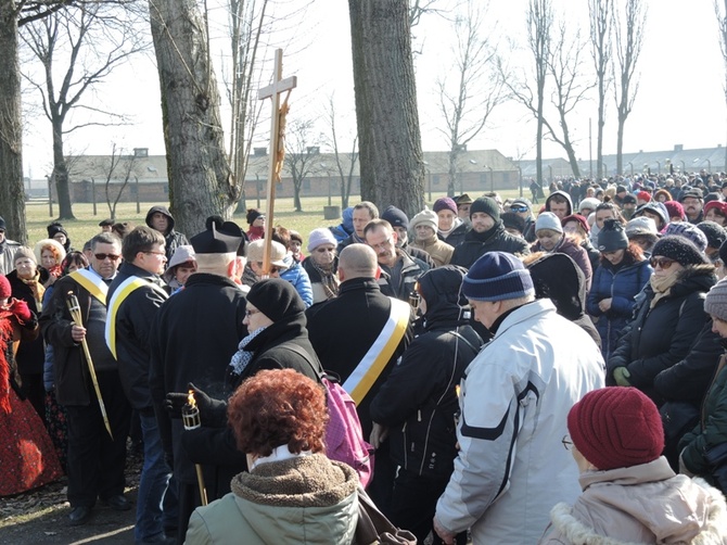 Droga Krzyżowa na terenie KL Auschwitz-Birkenau