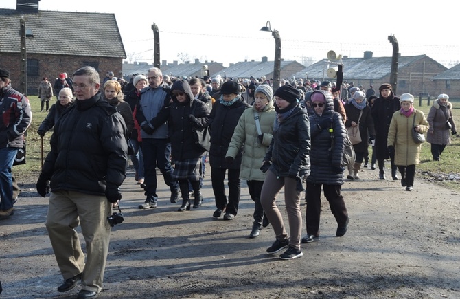 Droga Krzyżowa na terenie KL Auschwitz-Birkenau