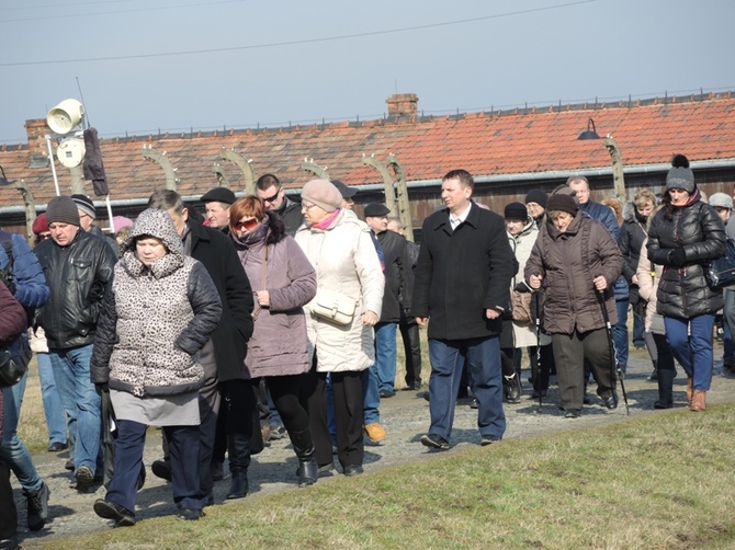 Droga Krzyżowa na terenie KL Auschwitz-Birkenau