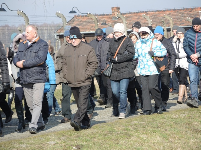 Droga Krzyżowa na terenie KL Auschwitz-Birkenau