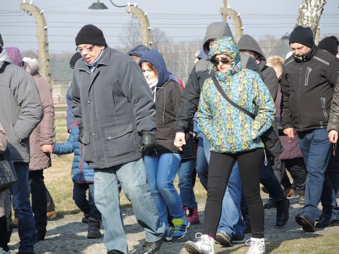 Droga Krzyżowa na terenie KL Auschwitz-Birkenau