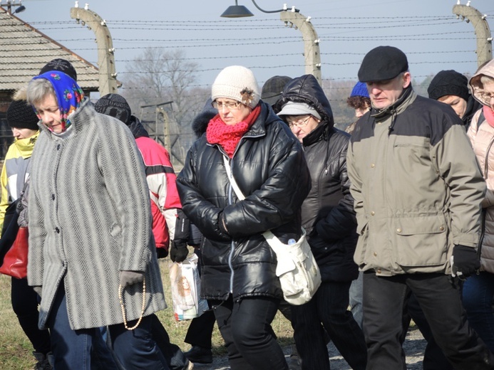 Droga Krzyżowa na terenie KL Auschwitz-Birkenau