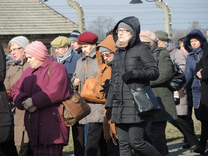 Droga Krzyżowa na terenie KL Auschwitz-Birkenau