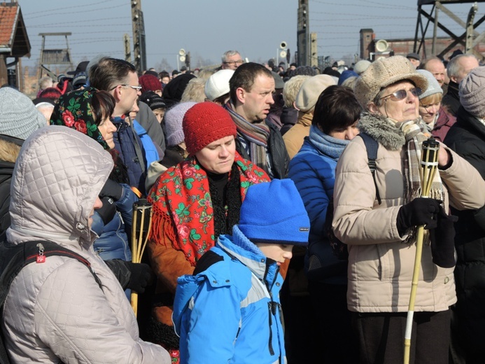 Droga Krzyżowa na terenie KL Auschwitz-Birkenau