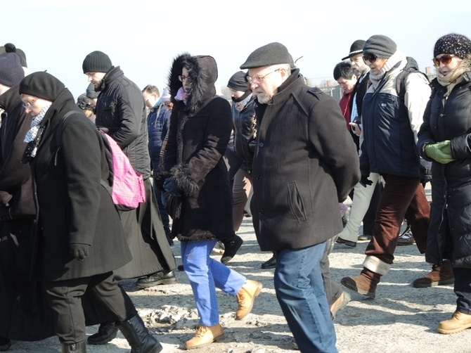 Droga Krzyżowa na terenie KL Auschwitz-Birkenau