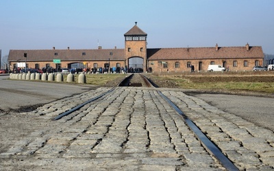 Droga Krzyżowa na terenie KL Auschwitz-Birkenau